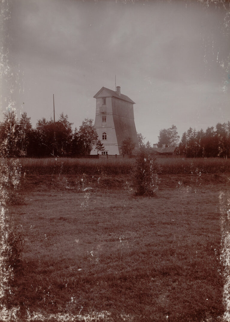 Suurupi Lower Lighthouse