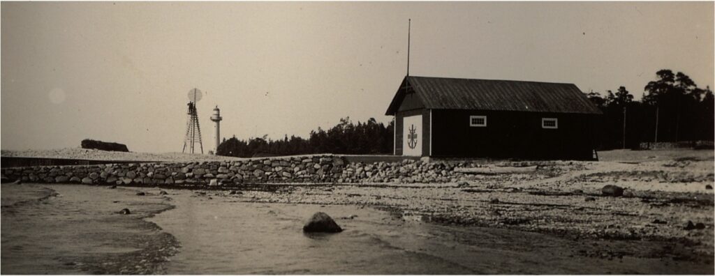 Vormsi rescue station around 1930. Collection of the Estonian Maritime Museum.